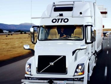 Selvkørende Otto lastvogn leverer første last