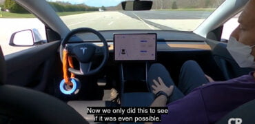 Tesla kan snydes til at køre uden chauffør
